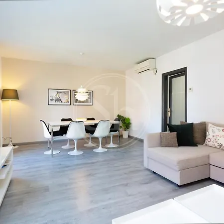 Appartement Lovely Near Sagrada Familia *