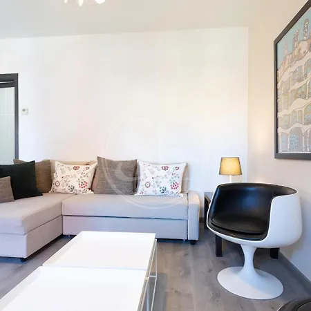 Lovely Near Sagrada Familia Appartement Barcelone